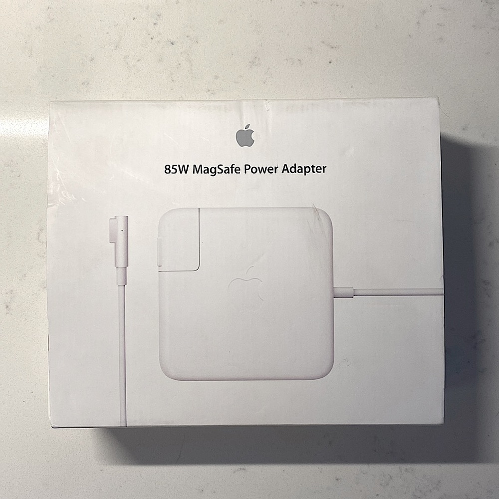 Apple, 85W MagSafe Power Adapter, For MacBook Pro